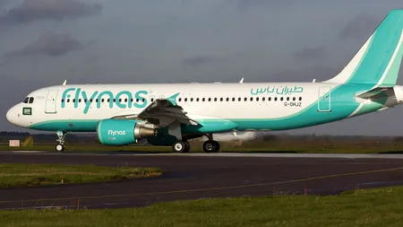 Cinci pe un loc de stewardesă la o companie din Arabia Saudită. Cât este salariul lunar oferit