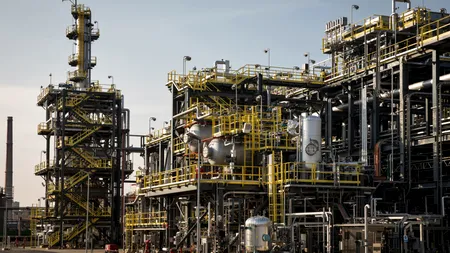 Zi crucială pentru taxa de solidaritate pe care statul o așteaptă de la OMV Petrom. Rezultatele financiare preliminare pe 2022 sunt anunțate joi