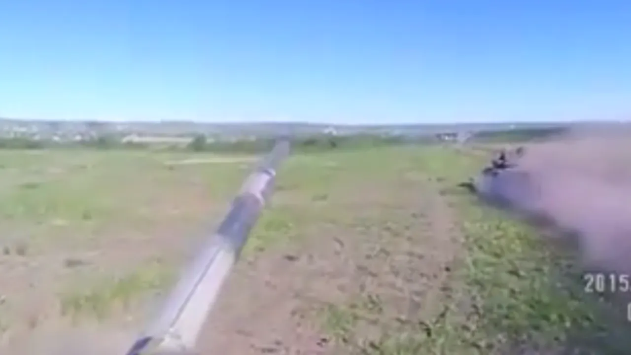 Soldații proruși din Lugansk au organizat o competiție între un tanc rusesc și unul ucrainean. Cine a câștigat 