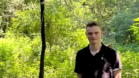 S-a autoproclamat cel mai tânăr „președinte” din lume. Apoi a fost deportat. Britanicul care și-a creat propria 