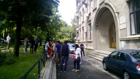 BACALAUREAT 2013. Cum a fost la ROMÂNĂ SCRIS: „Am ales Plumb de Tudor Arghezi