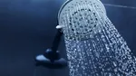 Nu 5 minute, nu 20 de minute: acesta este timpul pe care persoanele de peste 65 de ani ar trebui să-l petreacă sub duș 