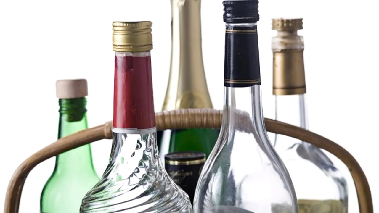 Gunoiul transformat în comoară. Cum a ajuns un bărbat  să vândă sticle goale de vin cu 300 de dolari