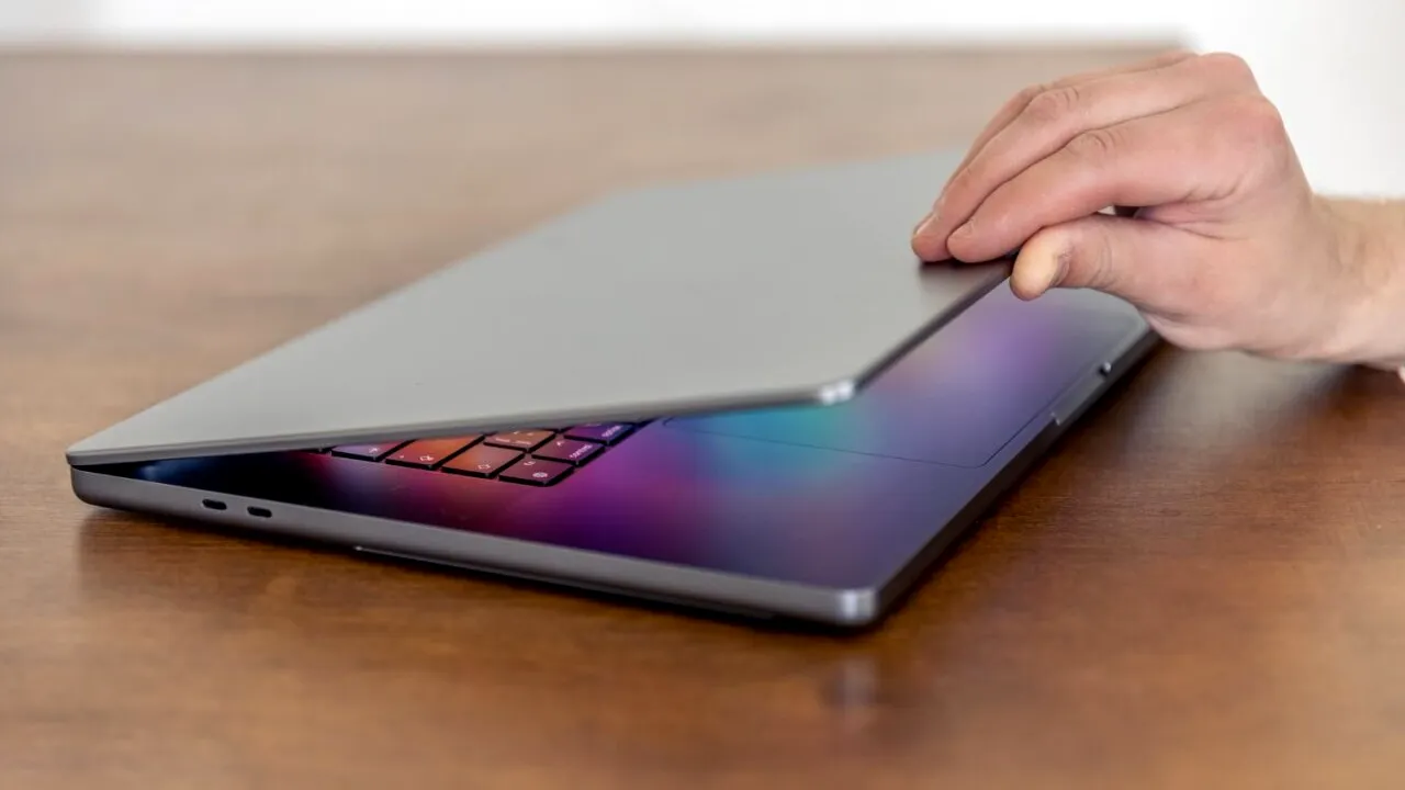 (P) Caracteristici cheie pe care să le iei în seamă dacă vrei un MacBook second-hand