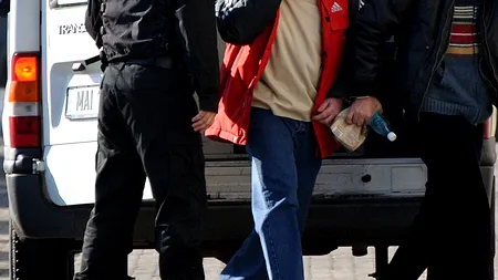 Ieșean prins luând bani de la o femeie căreia îi promisese că o ajută să fie admisă la facultate