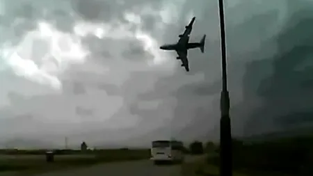 Prăbușirea avionului-cargo Boeing 747, în Afganistan, surprinsă într-o înregistrare VIDEO