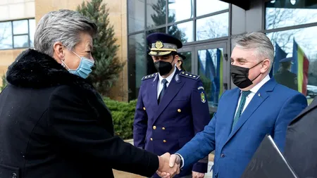 FOTO | Comisarul european Ylva Johansson, în vizită la taberele pentru refugiații ucraineni din nordul României