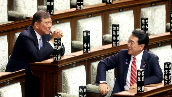 Negociatorul-șef al Japoniei efectuează o vizită în SUA/ Tokyo militează pentru intrarea în vigoare a ACORDULUI comercial