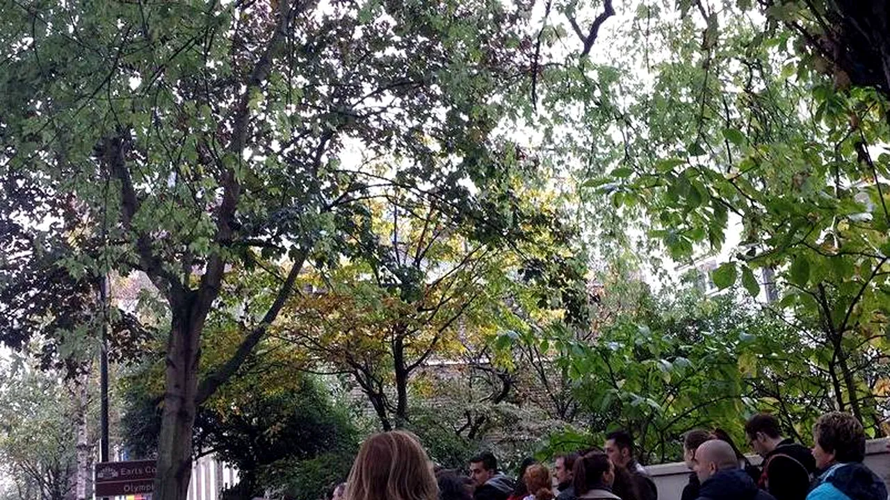 ALEGERI PREZIDENȚIALE 2014. Cum se votează în Londra: „Este o nebunie, toate secțiile sunt pline. Toți vrem o schimbare