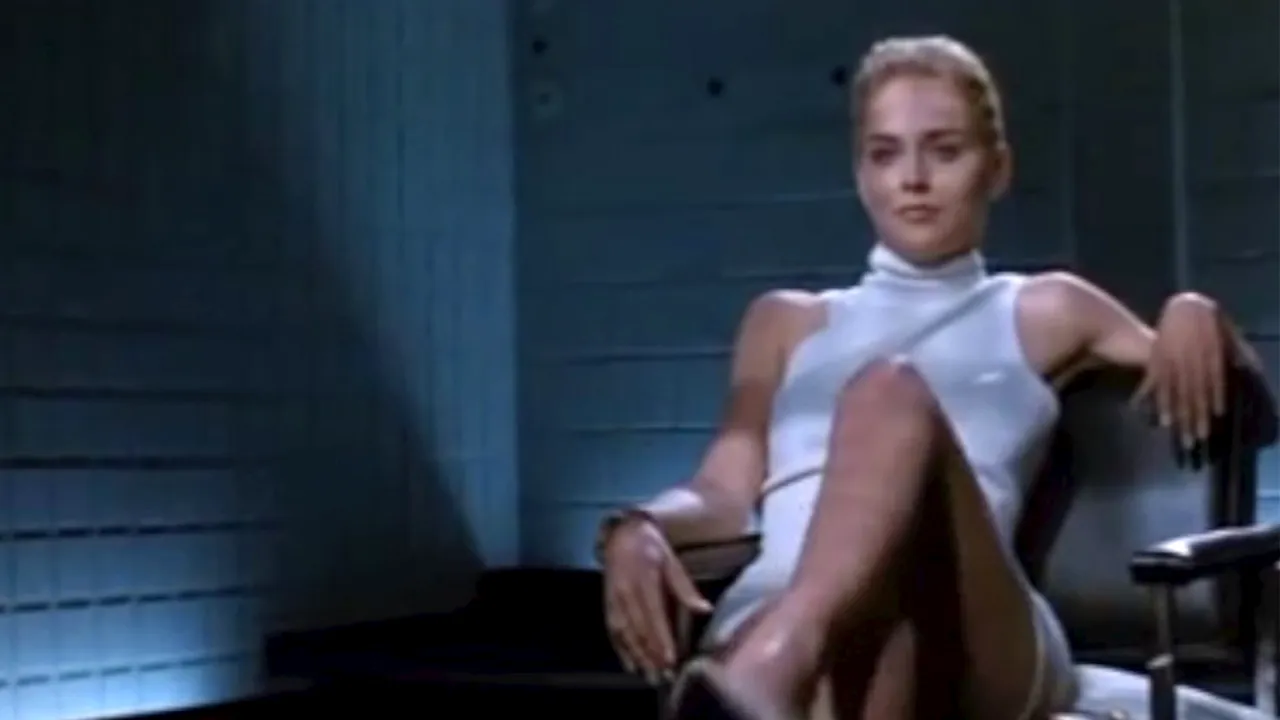 Celebra scenă din Basic Instinct, recreată din întâmplare de Sharon Stone. FOTO