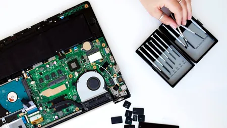 Cum alegi cel mai bun service de laptopuri din București? 10 Pași de urmat (P)