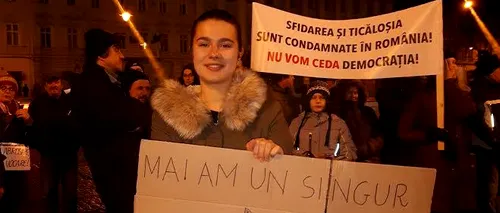 Peste 4.000 de persoane protestează la Constanța și peste 1.500 la Arad