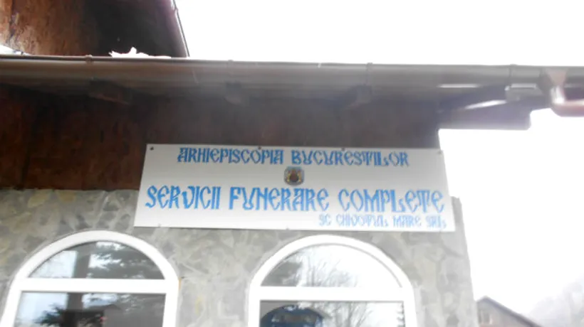 Primăria Sinaia acuză o firmă a Arhiepiscopiei Bucureștilor că a amplasat ilegal bannere pe capele