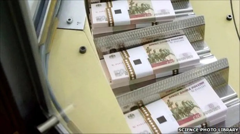 Rușii cumpără tot ce apucă, de teama devalorizării rublei