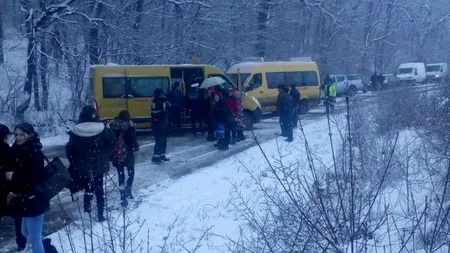 Un autocar plin cu copii a derapat în Mureș