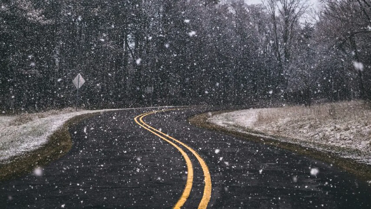 România, sub COD ROȘU de ploi abundente: în trei județe va ploua torențial, 120 l/mp!/ANM a emis o prognoză specială pentru București