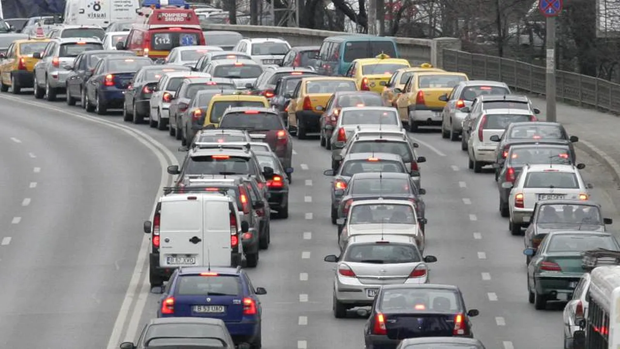 Trafic aglomerat pe DN 1 în Vinerea Mare, pe sensul spre Brașov