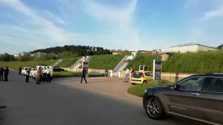 Un bărbat a fost transportat la spital în stare critică după ce s-a împușcat în cap