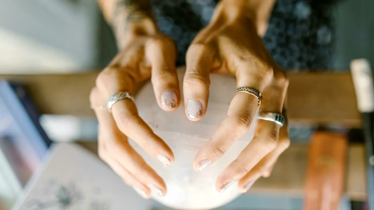 Femeia ANULUI din zodiac 2024. Astrele o vor răsfăța cu succes în tot anul