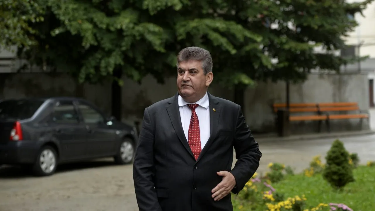 Gabriel Oprea, achitat în dosarul privind maşina de lux cumpărată de DIPI pentru protecţia demnitarilor şi folosită de el când era ministru de Interne