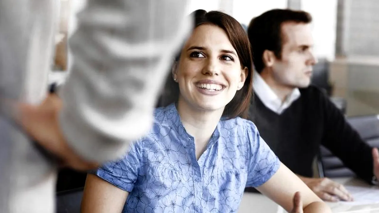 Merg în fiecare zi la serviciu, dar nu sunt plătiți. Ce îi motivează totuși să-și ia foarte în serios jobul