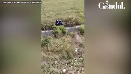 GÂNDUL LIVE. Accident grav pe A3. Un autoturism a intrat în plin în mașina de Poliție. Unul dintre agenți, transportat de urgență la spital