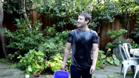 IMAGINE INEDITĂ cu fondatorul Facebook, Mark Zuckerberg. Provocarea sa a fost acceptată și dusă mai departe de Bill Gates