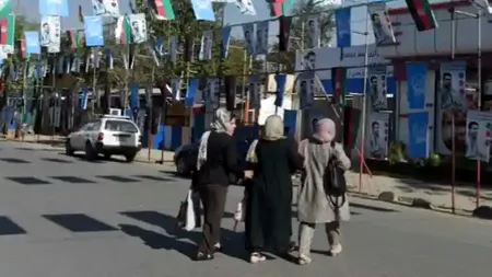 Talibanii le cer femeilor din sistemul sanitar să se întoarcă la serviciu, după ce numeroşi specialişti au părăsit Afganistanul