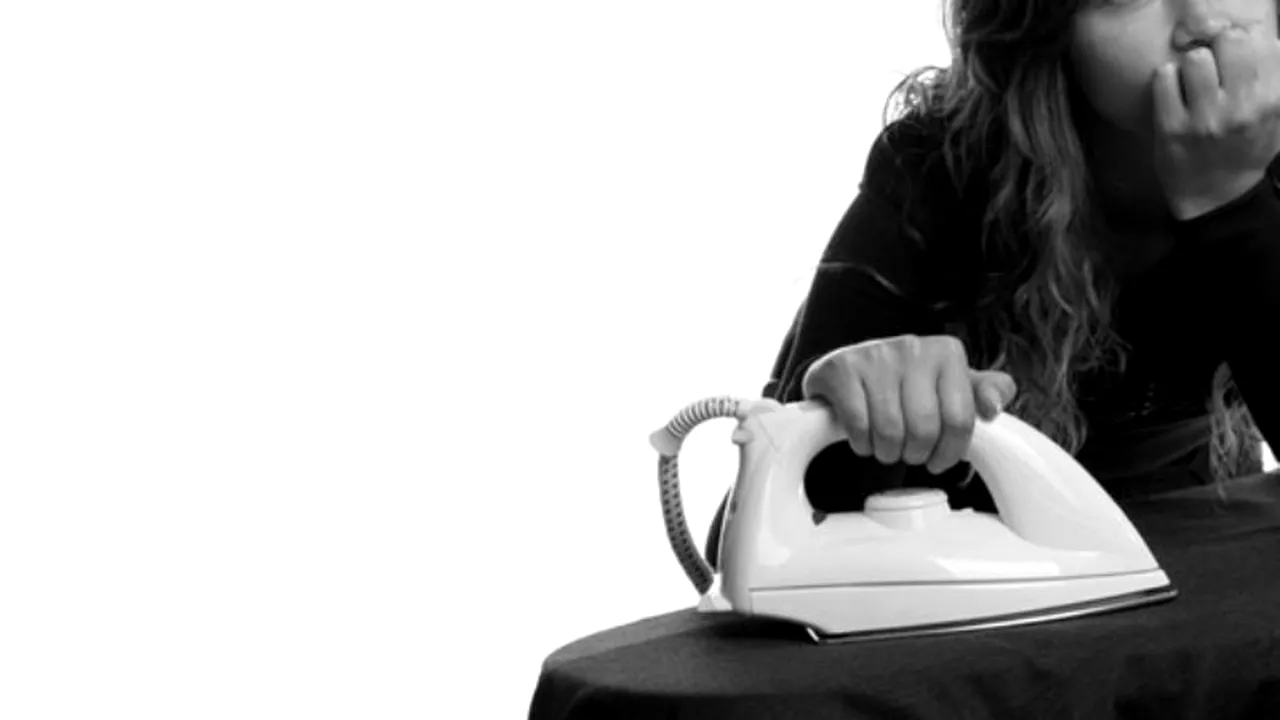 Fierul de călcat ar putea deveni o amintire. S-a inventat dispozitivul de calcat AUTOMAT