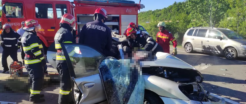 Cinci bărbați decedați într-un accident pe DN1, la Nistorești. Imagini șocante de la locul tragediei - FOTO