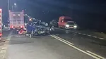 Accident grav pe DN 7 pe Valea Oltului soldat cu patru victime, după ce un TIR și un autoturism s-au ciocnit violent. Trafic îngreunat în zona Seaca