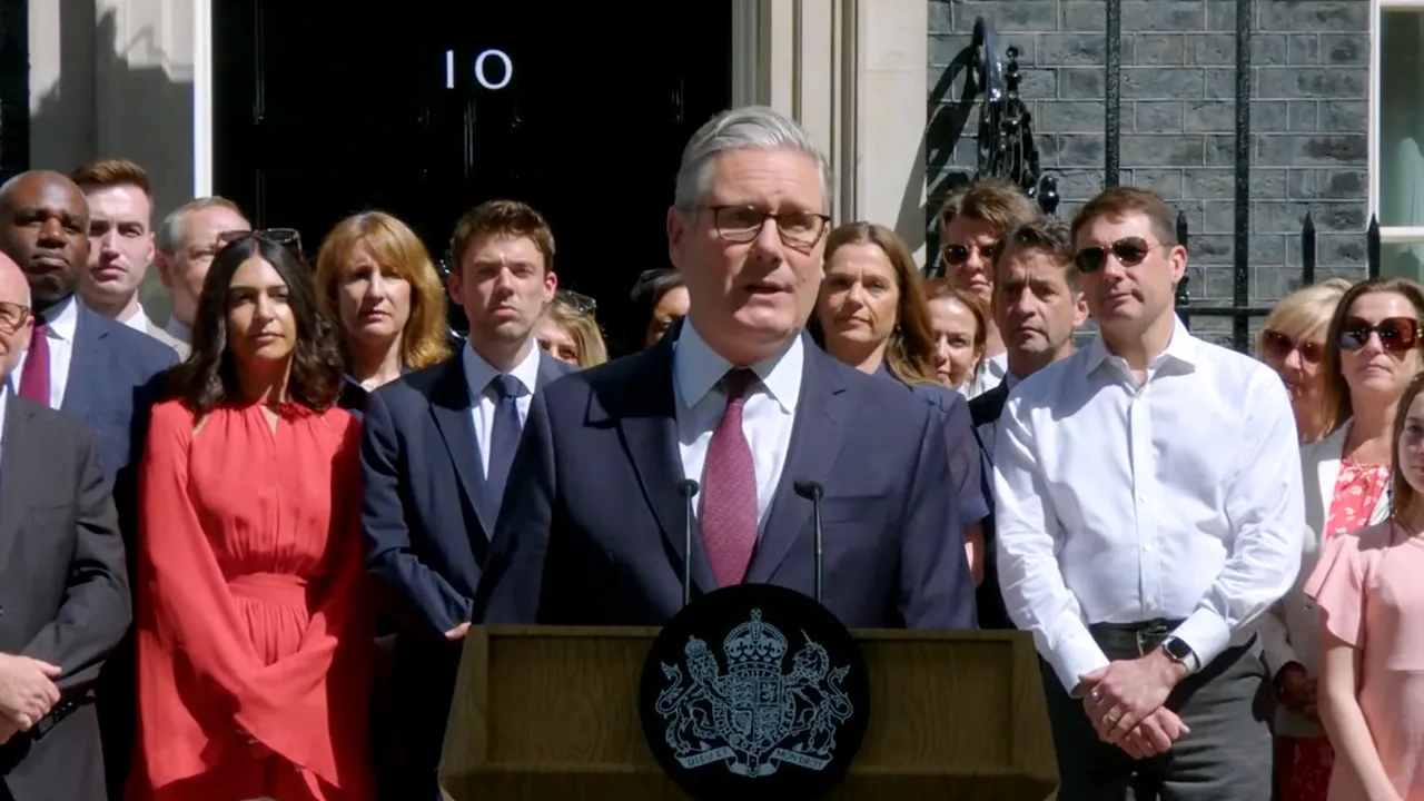 Premierul britanic Keir Starmer și-a anunțat oficial demisia printr-un discurs în fața reședinței din Downing Street