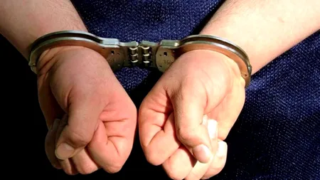 Tânăr din Brașov, ATACAT în propria casă. S-a refugiat pe pervazul locuinței ca să scape de hoți