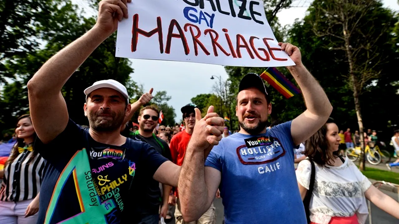 Dilema unui cuplu gay: suntem egoiști dacă ne dorim un copil și folosim o mamă-surogat? Ce le răspunde un filozof