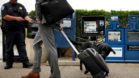 Un avion este verificat, pe aeroportul din Boston, din cauza unor suspiciuni