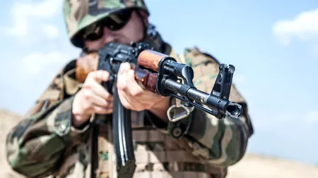 Primul soldat rus care va fi judecat pentru crime de război în Ucraina. A ucis un bătrân aflat pe o bicicletă