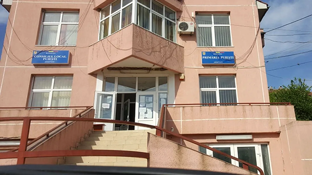 PANDEMIE. Chef cu șampanie și pișcoturi la o primărie. Funcționarii au sărbătorit-o pe ”doamna Greșală”