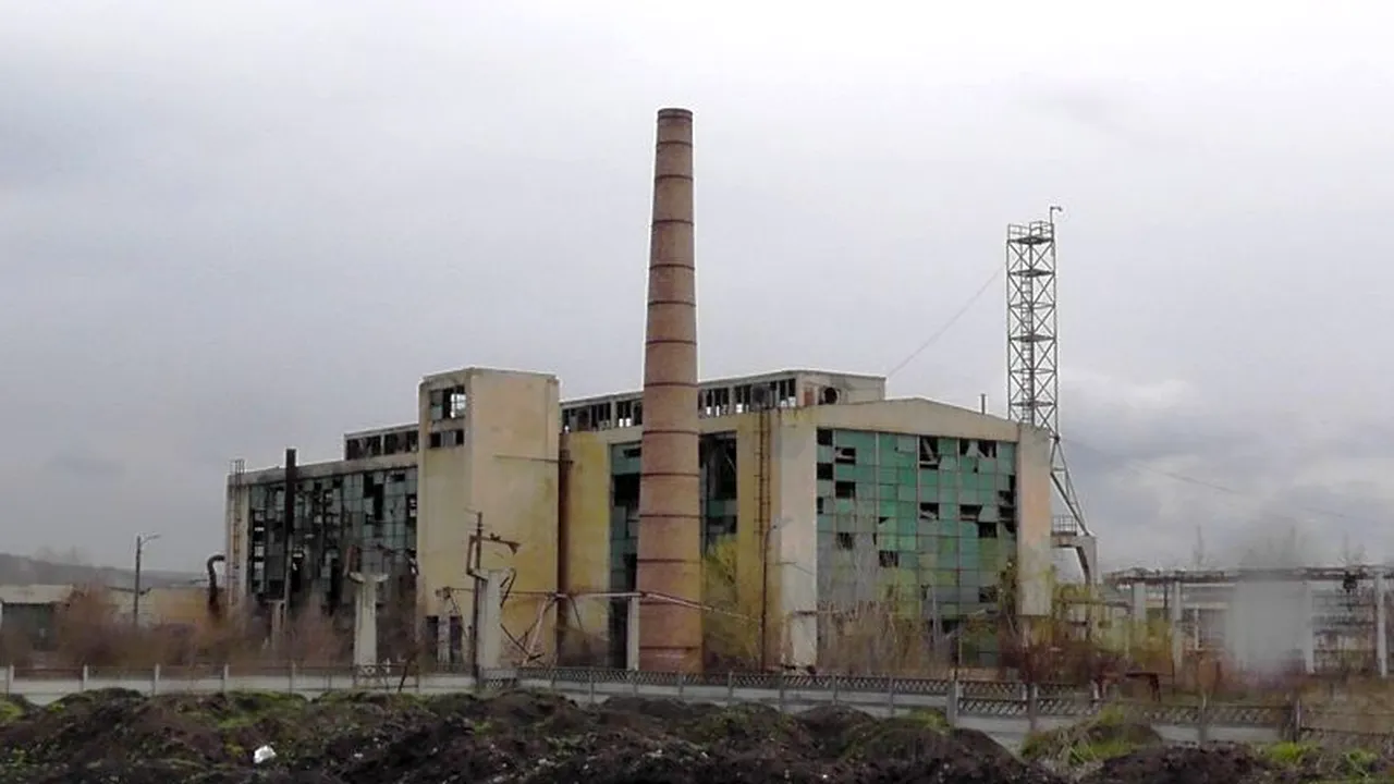 FOTOREPORTAJ GÂNDUL. Moartea combinatelor merge pe sârmă