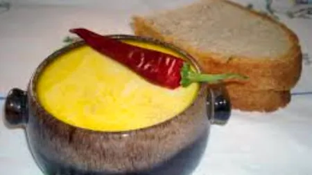 REȚETĂ CIORBĂ DE BURTĂ. Trei modalități de a găti simplu una dintre cele mai apreciate ciorbe