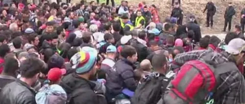 31 de migranți ilegali, descoperiți într-un camion înmatriculat în România. PLUS: Ciocnire între refugiați și polițiști, la granița sârbo-croată