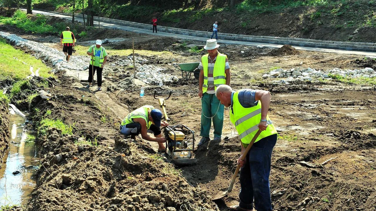 PROBLEME DE LENE pe șantier. Ce a constatat ministrul transporturilor după o vizită printre constructorii A3