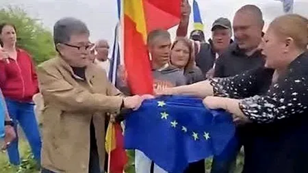 Șoșoacă susține că Nicușor Dan vrea să numească un premier de la SOS România. Cine este Dumitru Manea, cu care Șoșoacă rupea steagul UE
