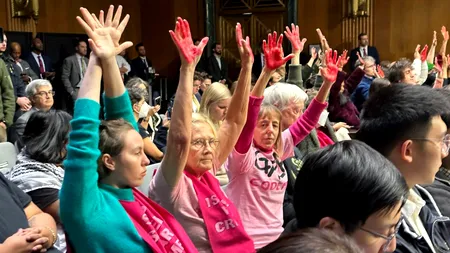 VIDEO | Protestatari anti-război întrerup mărturia lui Antony Blinken în Senatul american / Oficialii americani „AU SÂNGE PE MÂINI”