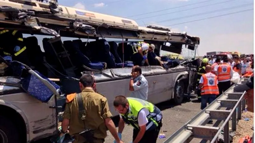Patru morți și zeci de răniți, după ce un autobuz s-a lovit cu un camion, în sudul Israelului