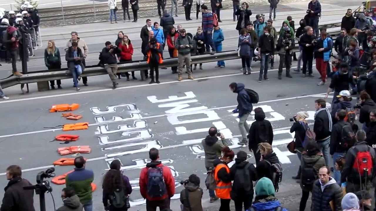 Criza migranților dezbină UE. Proteste violente la granița italo-austriacă
