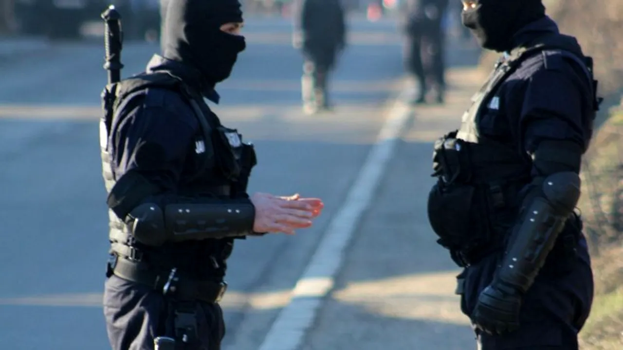 PERCHEZIȚII în IAȘI și VÂLCEA, într-un caz privind fraudarea a 500 de conturi din Italia. Valoarea prejudiciului se ridică la 500.000 de dolari