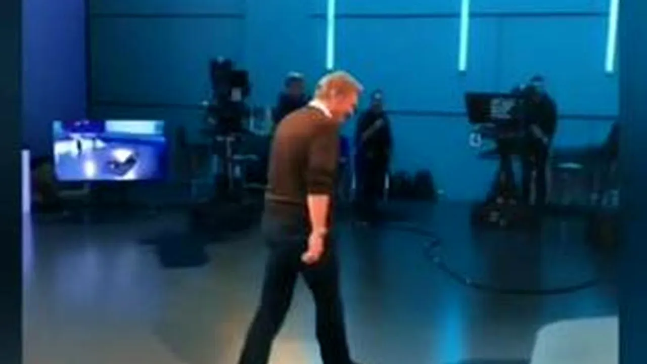 S-A PRĂBUȘIT în direct la tv. Un fost mare SELECȚIONER a ajuns DE URGENȚĂ la spital, chiar de ziua lui