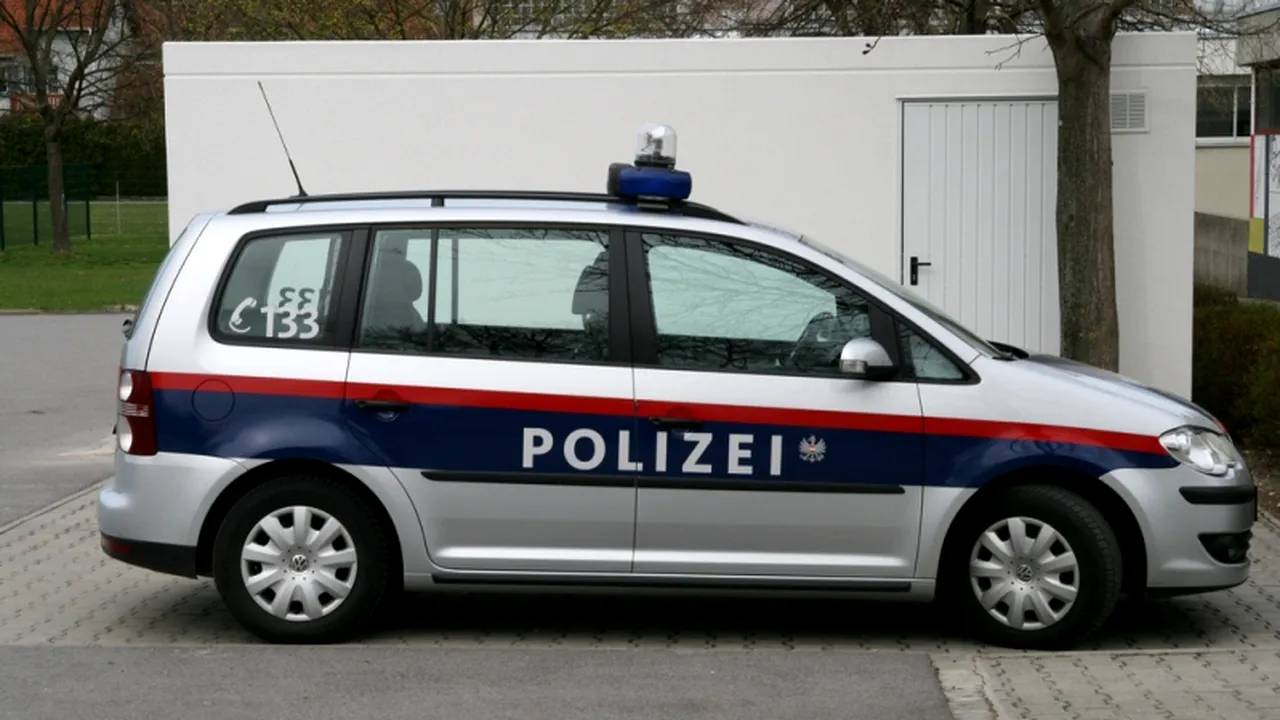 Cinci cerșetori români au fost arestați în Austria după ce au spart 80 de locuințe