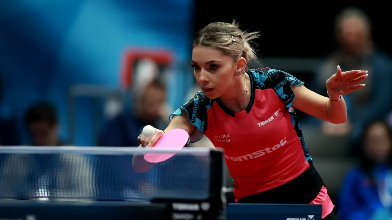 Bernie Szocs vrea să facă pereche la DUBLU cu celebrul Lewis Hamilton!