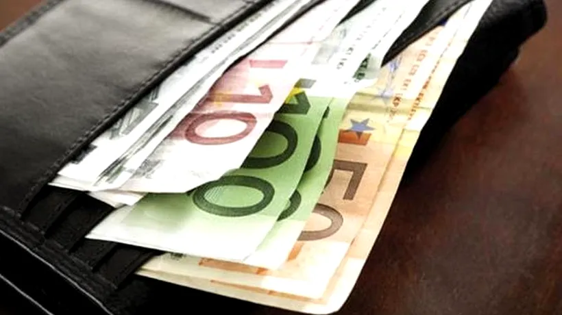 Un bătrân din Turda a găsit un portofel cu 8.400 de euro, dar nu a anunțat poliția. Ce a urmat